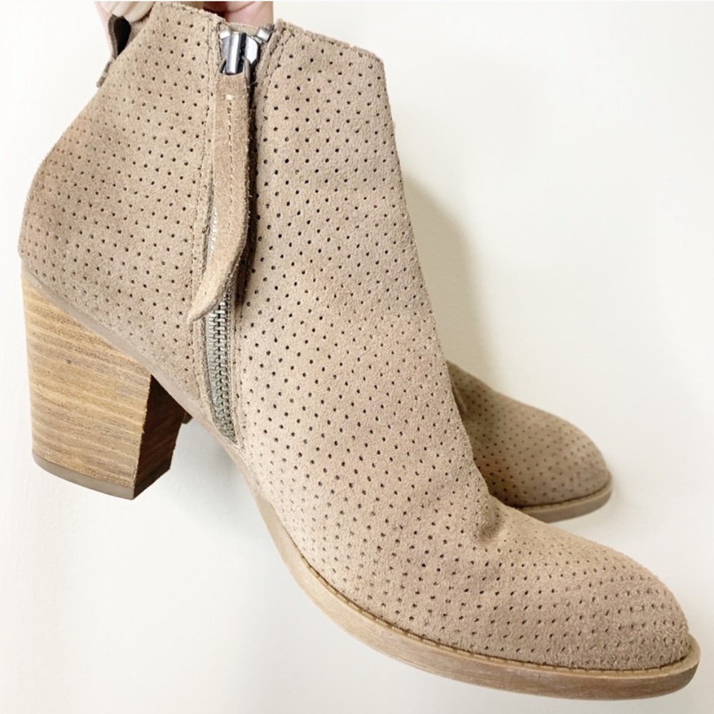 Dolce Vita tan dotted suede booties - Picture 1 of 5